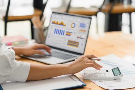 Business owner applying finance tips to optimize cash flow and budgeting